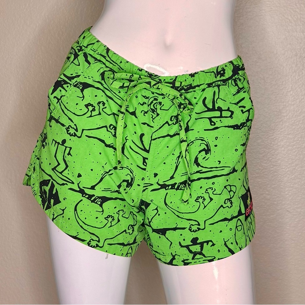 Iconic Gecko Wall Neon Green Volley Shorts